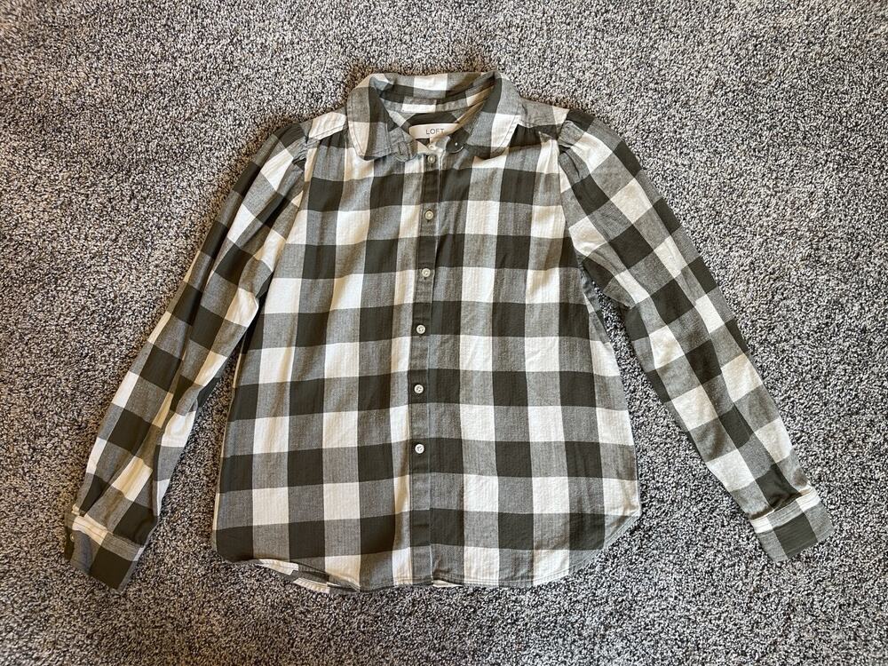 Loft Women’s XS Flannel Green Cream Checkered Long Sleeve